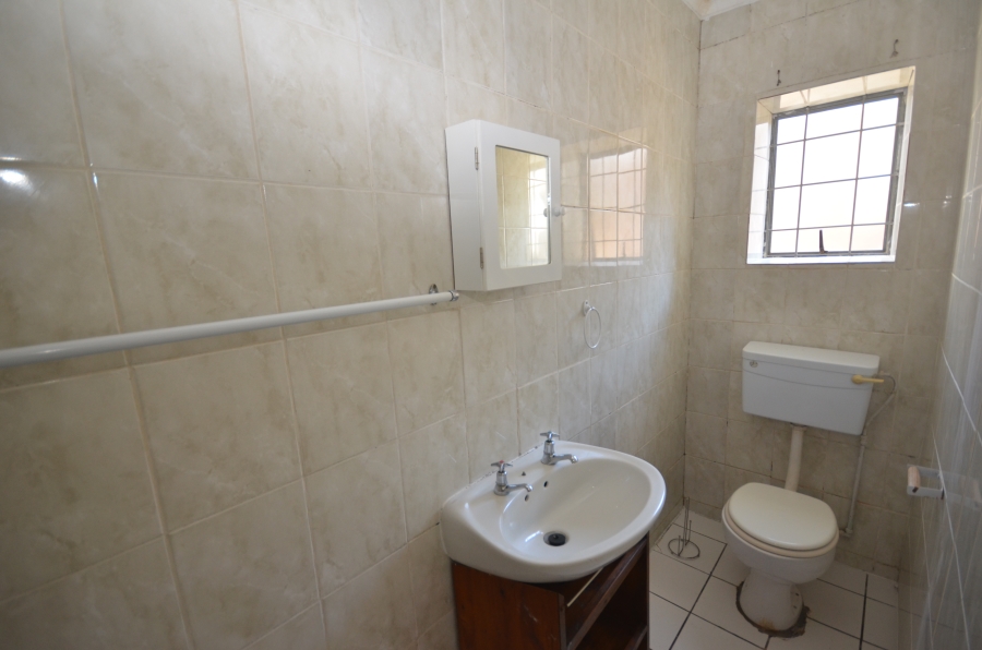 To Let 2 Bedroom Property for Rent in Cambridge West Eastern Cape